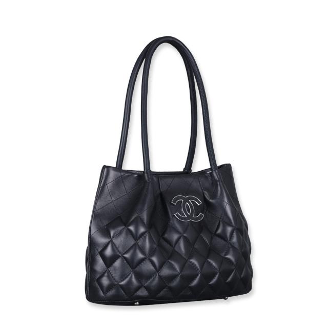 Chanel Diamond Quilted Leather Short Tote