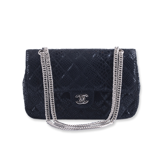 CHANEL Classic Flap Bag Medium