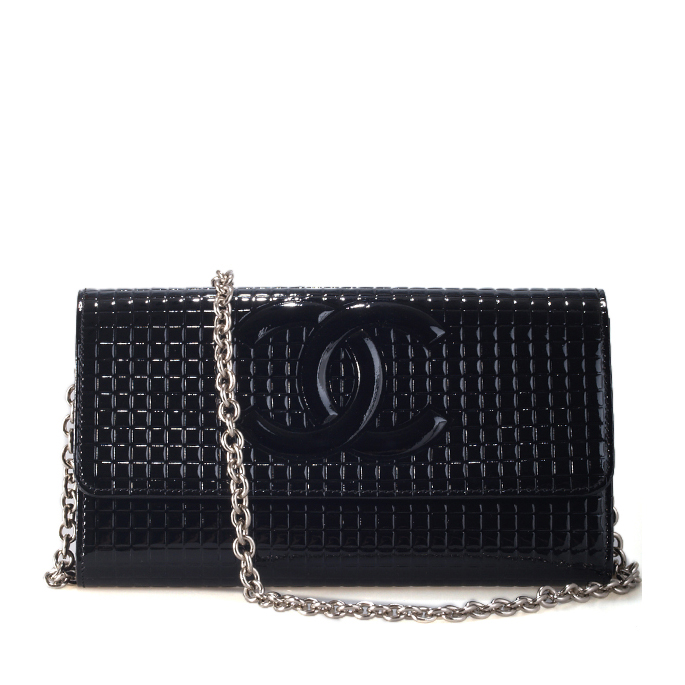 CHANEL Chained Long Wallet