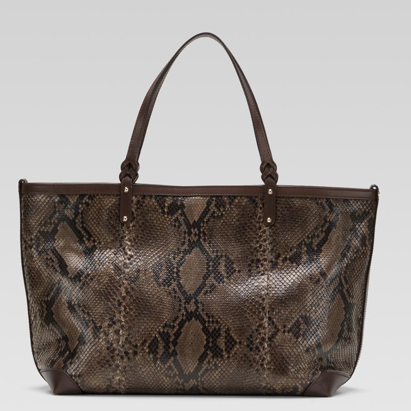 'gucci craft' large toto with detachable pocket.