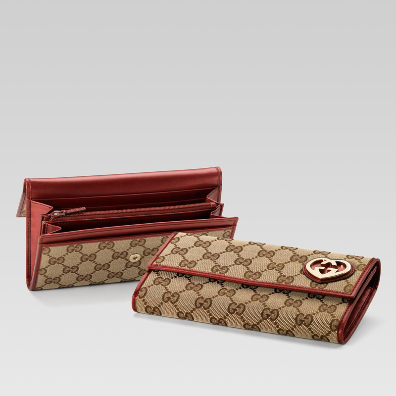 continental wallet with heart-shaped interlocking G