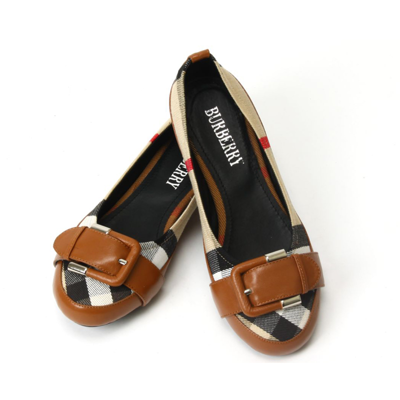 Burberry shoes 812