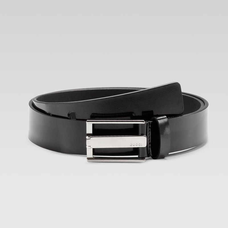 belt with engraved gucci logo buckle