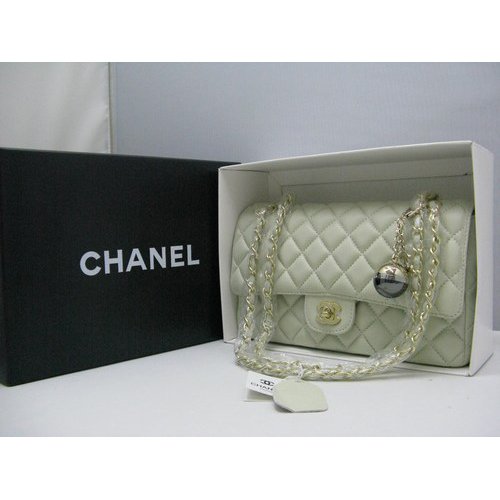 Chanel lambskin leather Beige Flap bag with Gold chain