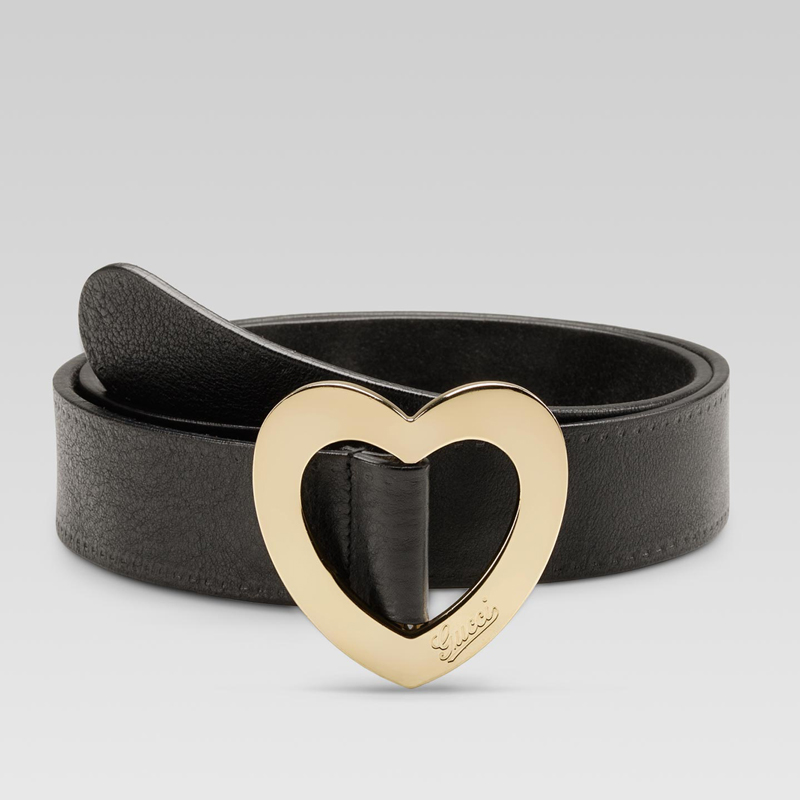 belt with heart-shaped buckle and engraved gucci s