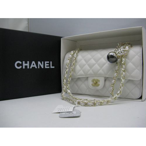 Chanel Caviar leather White Flap bag with Gold chain