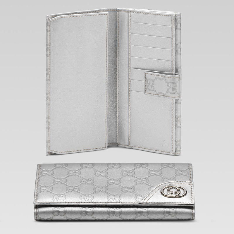 continental wallet with interlocking G ornament