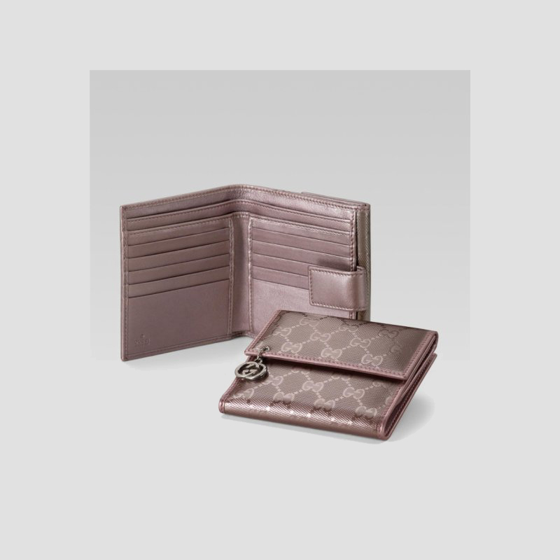 flap french wallet with interlocking G detail