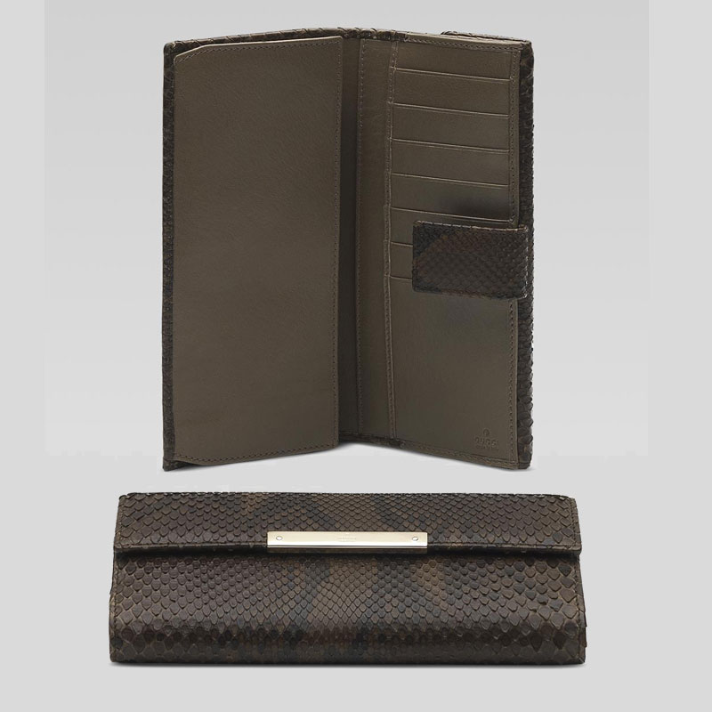 continental wallet with gucci trademark engraved m