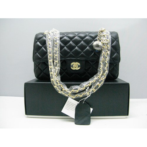 Chanel lambskin leather Black Flap bag with Gold chain