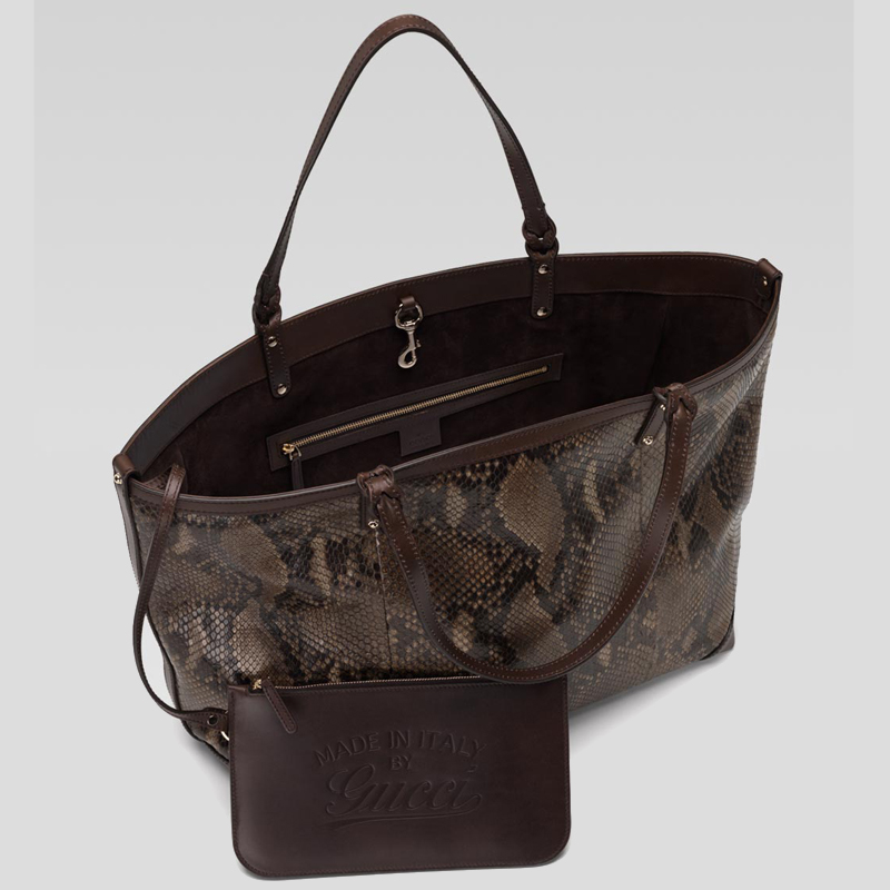 'gucci craft' large toto with detachable pocket.