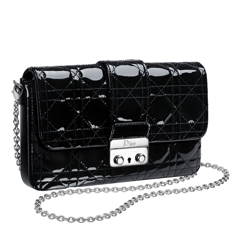 Large New Lock pouch in black patent leather