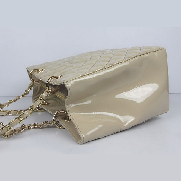 Chanel Apricot Patent Leather Handbags 50995 Gold Hardware